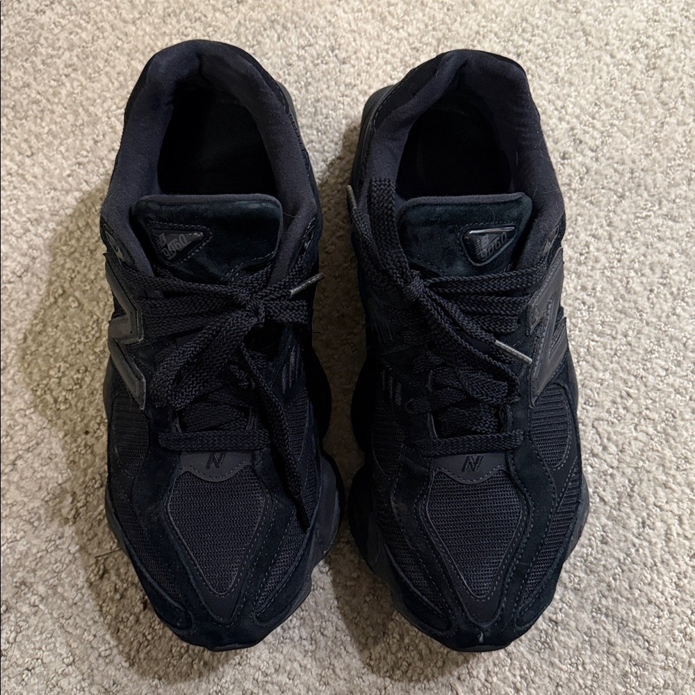 New Balance Triple Black 9060 - Picture 2 of 3